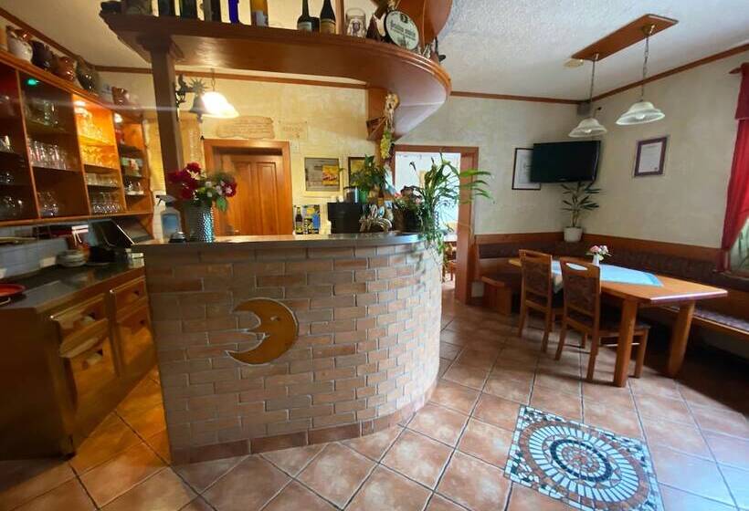 هتل Guesthouse Mesec Zaplana