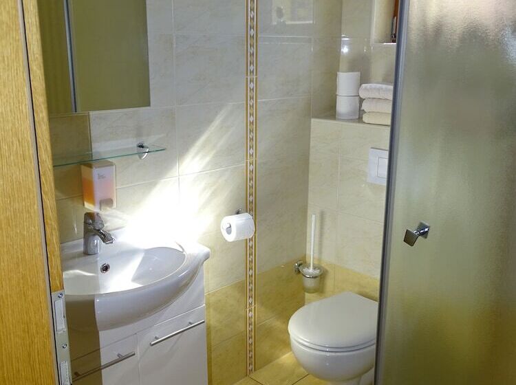 هتل Guesthouse Mesec Zaplana