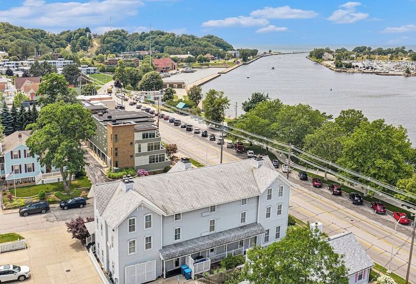 호텔 Harbor House Inn