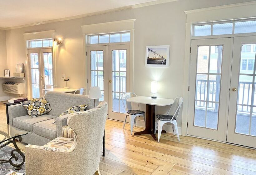 酒店 Harbor House Inn