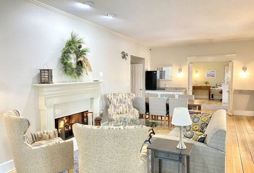 酒店 Harbor House Inn