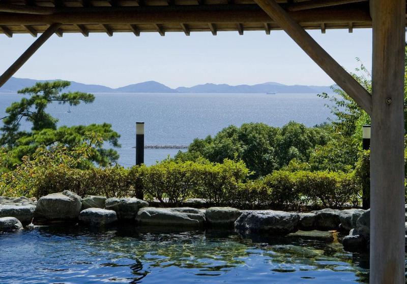 Отель Miya Onsen Higaki