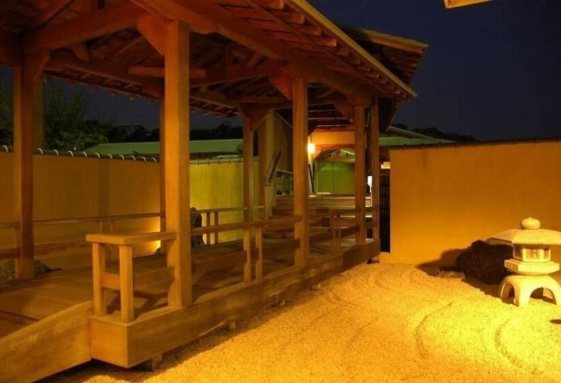 Отель Miya Onsen Higaki