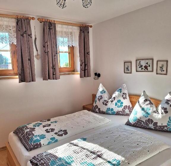 فندق Historischer Bauernhof Schabus