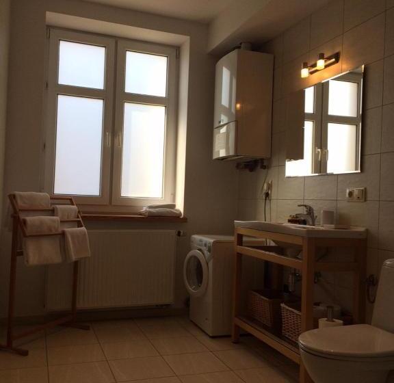 هتل Home & Travel