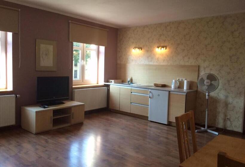 هتل Home & Travel