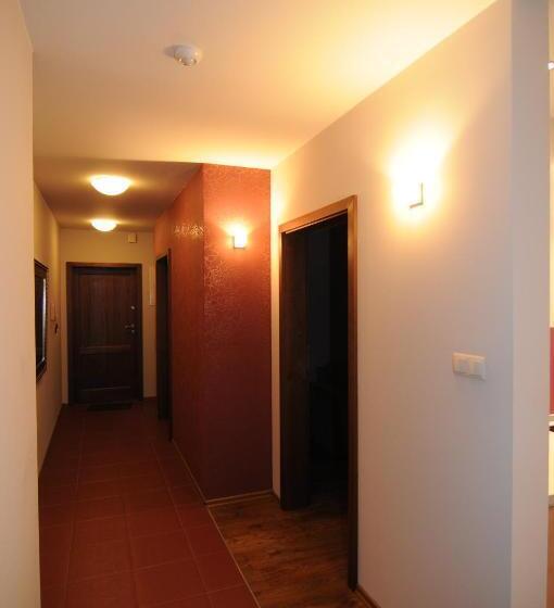 هتل Home & Travel