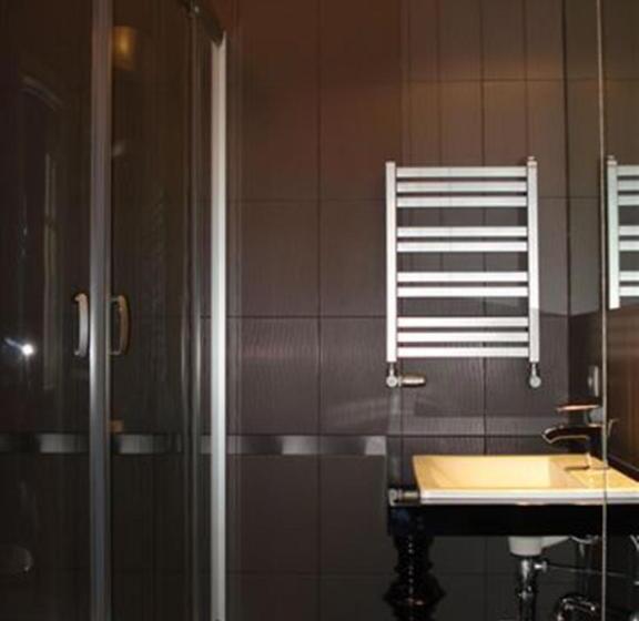 هتل Home & Travel