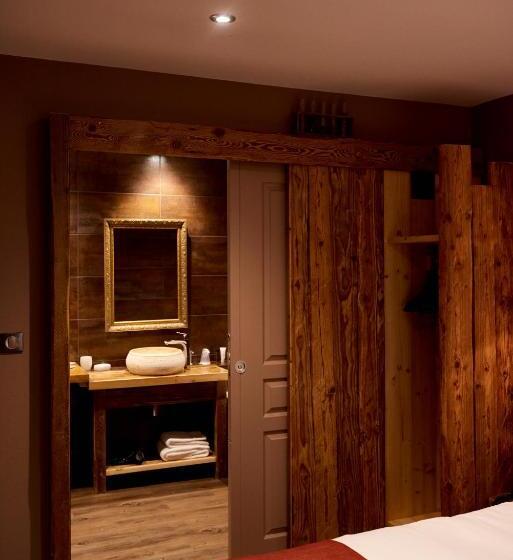 Отель Hôtel Le Manoir Des Montagnes