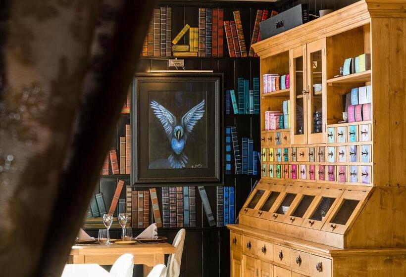 Отель Hôtel Le Manoir Des Montagnes