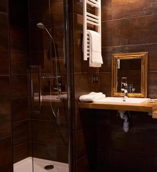 Отель Hôtel Le Manoir Des Montagnes