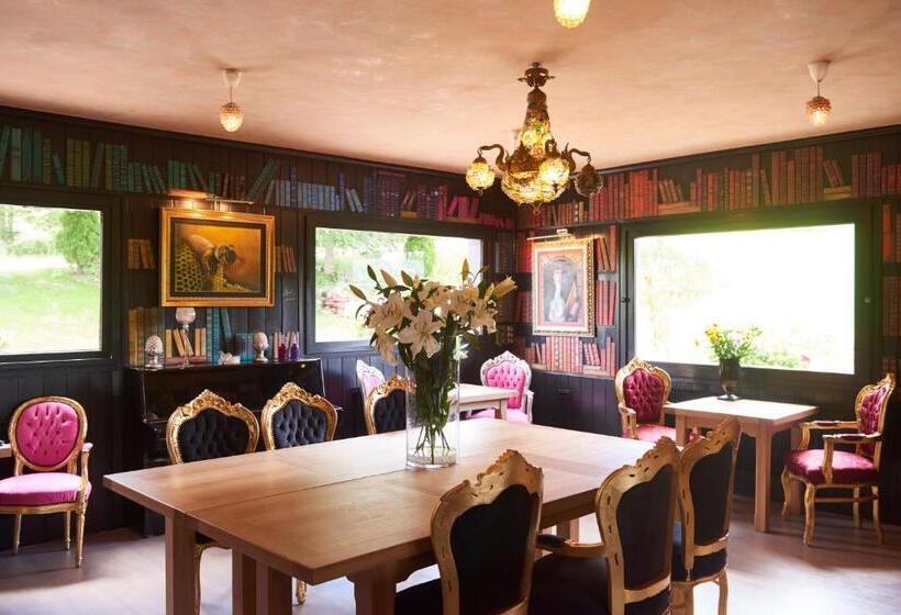 Отель Hôtel Le Manoir Des Montagnes