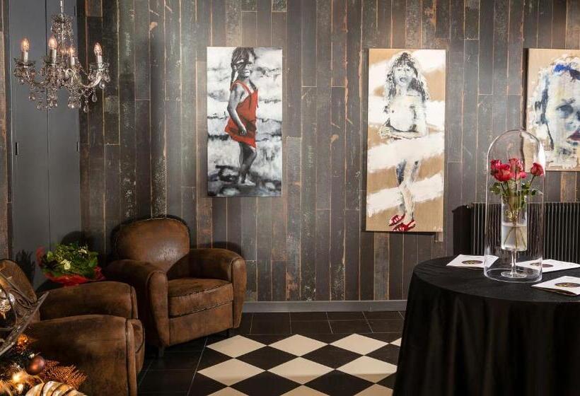 Отель Hôtel Le Manoir Des Montagnes