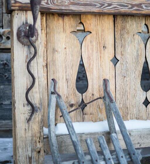 Отель Hôtel Le Manoir Des Montagnes