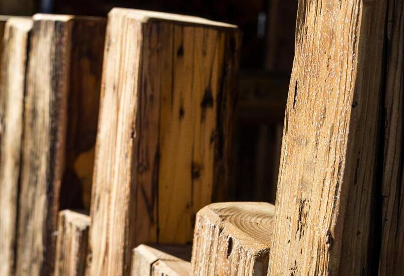 Отель Hôtel Le Manoir Des Montagnes