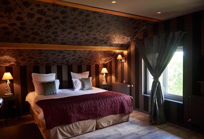 Отель Hôtel Le Manoir Des Montagnes