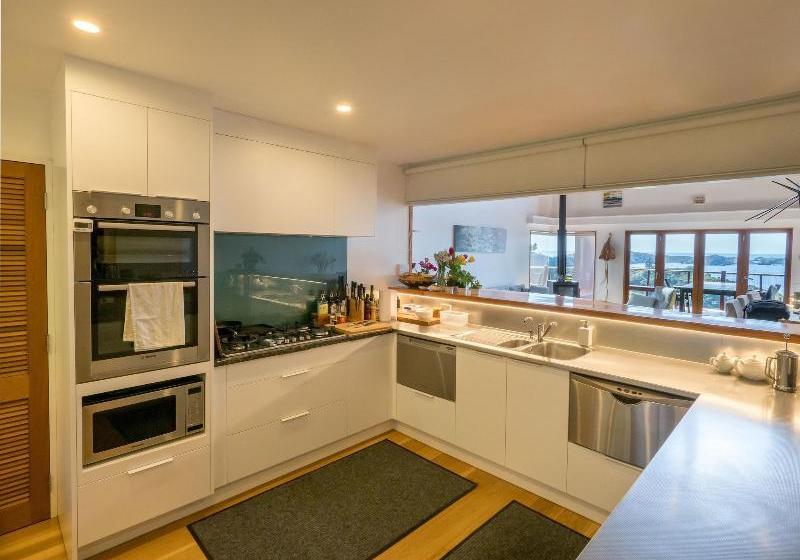 Отель Huntaway Lodge