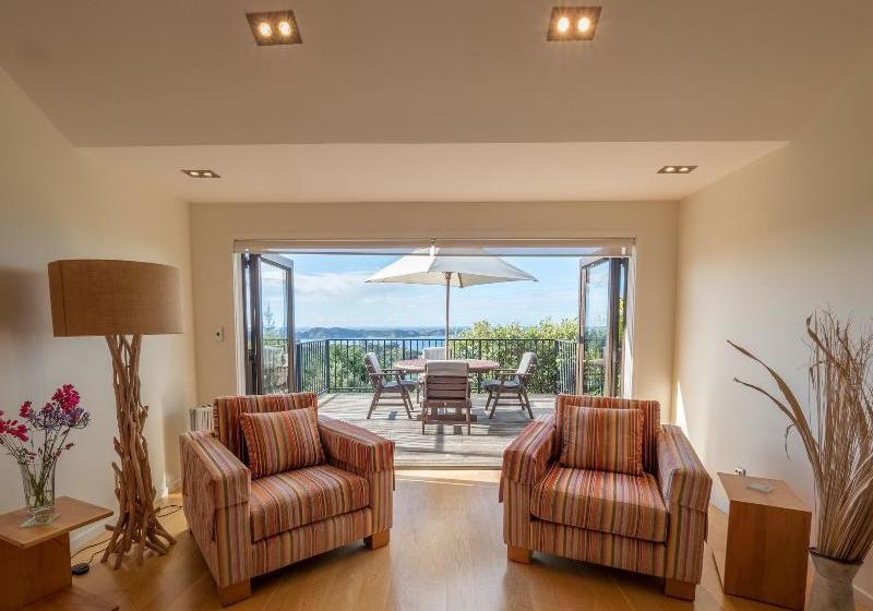 Отель Huntaway Lodge