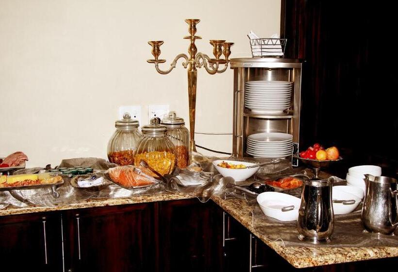 Отель Innjoy Boutique