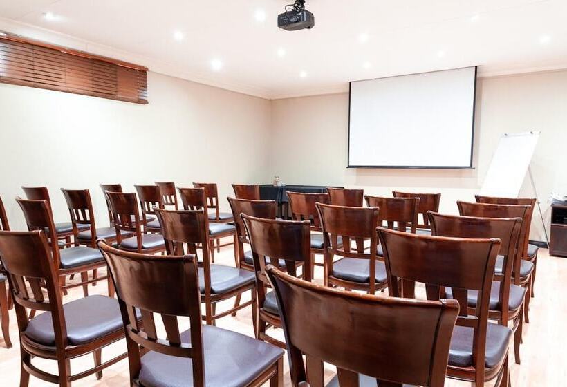 Отель Innjoy Boutique