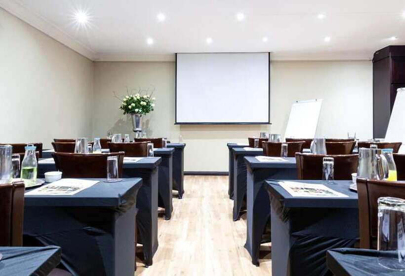 Отель Innjoy Boutique