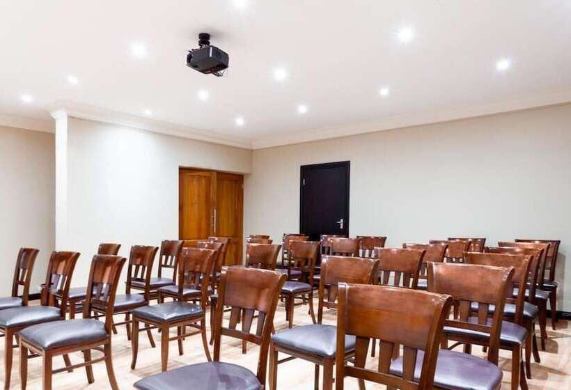 Отель Innjoy Boutique