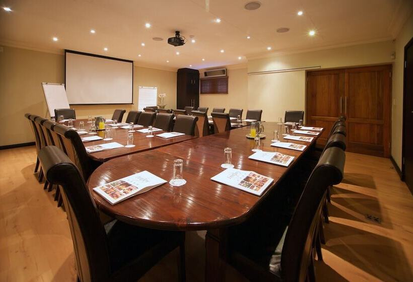 Отель Innjoy Boutique