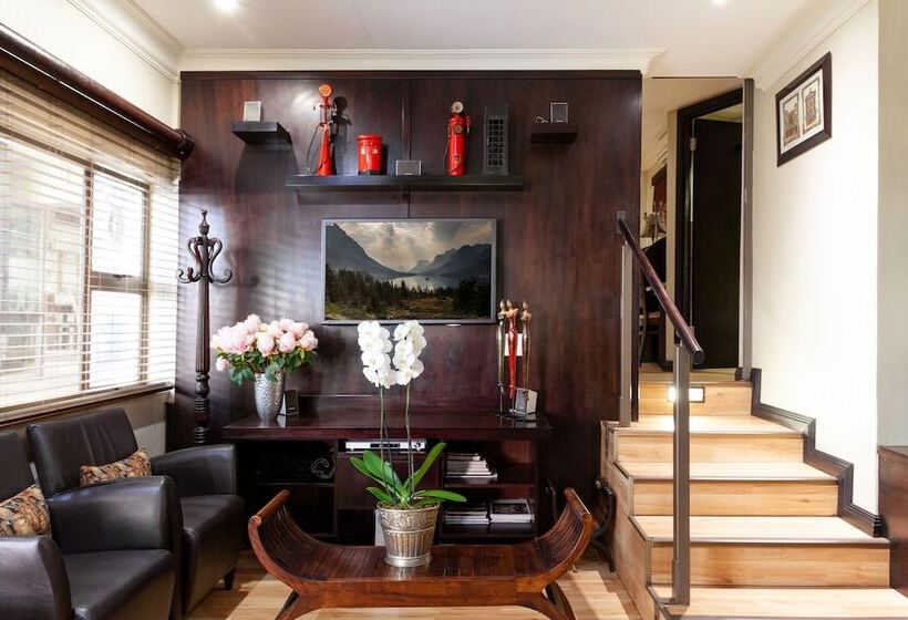 Отель Innjoy Boutique