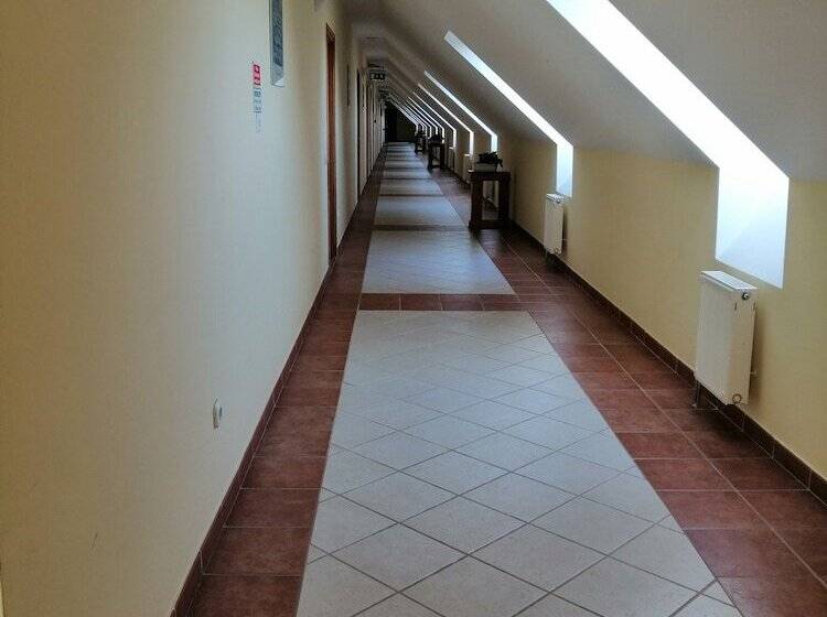 هتل Józsi Bácsi Vendéglője és Szállodája