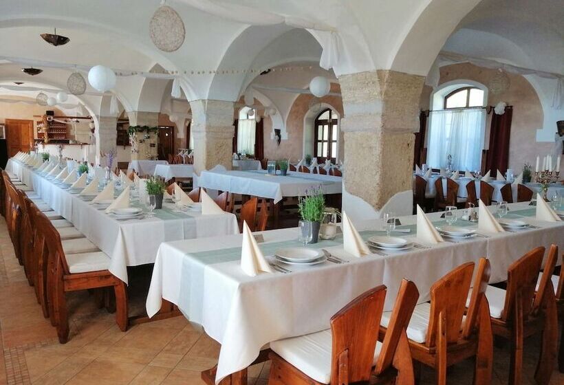 ホテル Józsi Bácsi Vendéglője és Szállodája