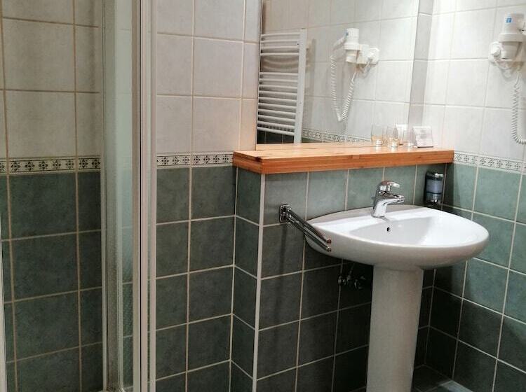 ホテル Józsi Bácsi Vendéglője és Szállodája