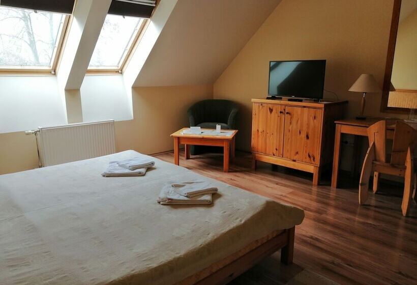 ホテル Józsi Bácsi Vendéglője és Szállodája