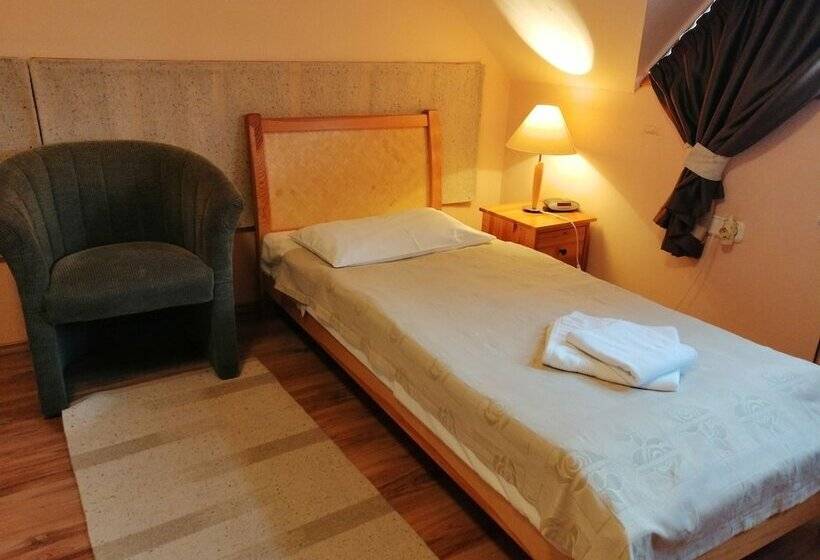 هتل Józsi Bácsi Vendéglője és Szállodája