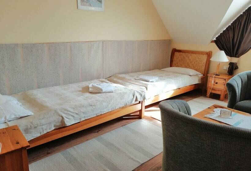 هتل Józsi Bácsi Vendéglője és Szállodája