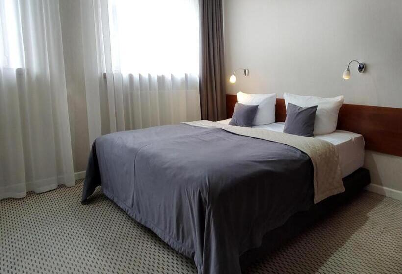 هتل Diuna Beskidy Ustroń   Dawny Kolejarz