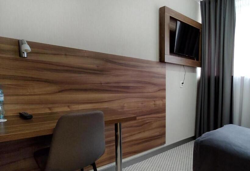 هتل Diuna Beskidy Ustroń   Dawny Kolejarz