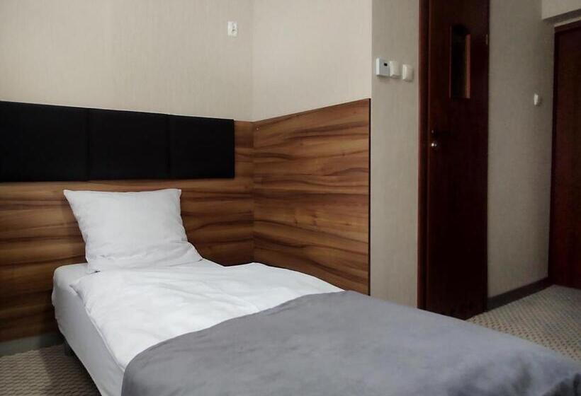 هتل Diuna Beskidy Ustroń   Dawny Kolejarz