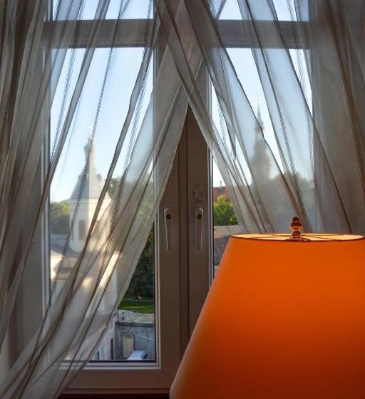 هتل Komoda Club Residence