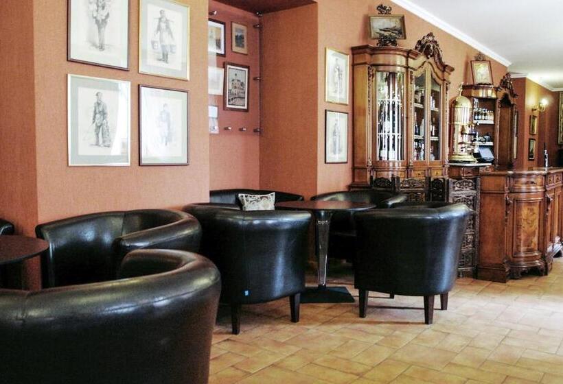 هتل Komoda Club Residence