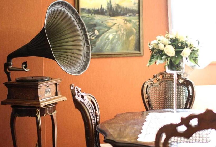 هتل Komoda Club Residence