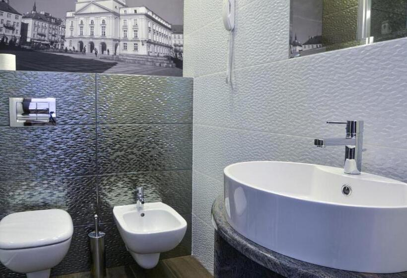 هتل Komoda Club Residence