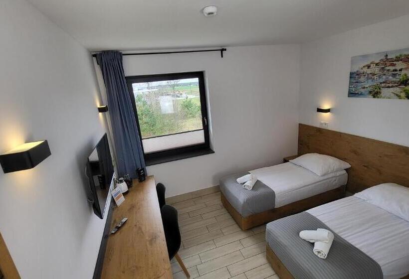 Отель Konopielka