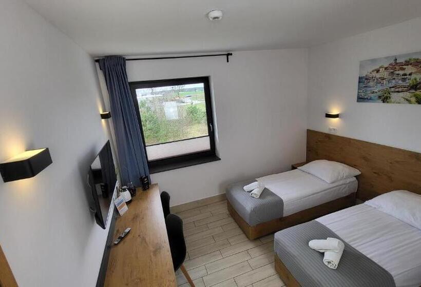 Отель Konopielka