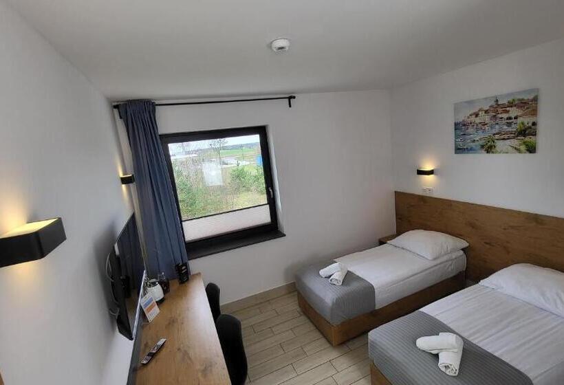 Отель Konopielka