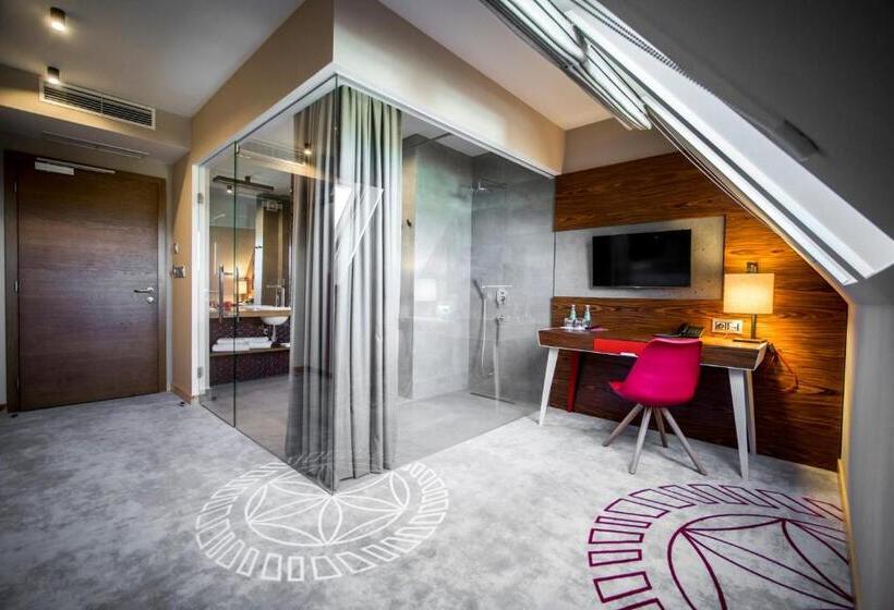 هتل Kopieniec Fizjo  Med & Spa