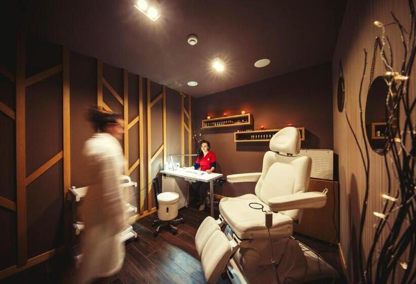 هتل Kopieniec Fizjo  Med & Spa