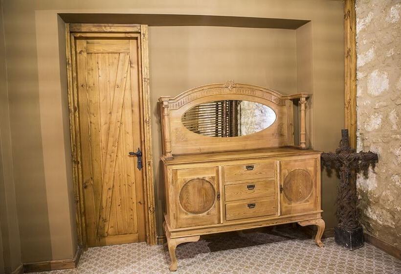 בית מלון כפרי Kyrenia Palace Boutique