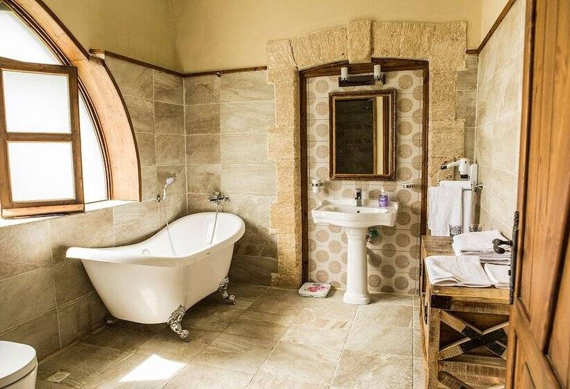 בית מלון כפרי Kyrenia Palace Boutique