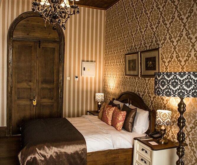 בית מלון כפרי Kyrenia Palace Boutique