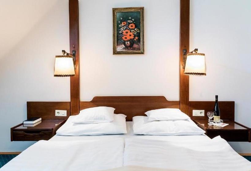 בית מלון כפרי Gasthof Laci Betyár